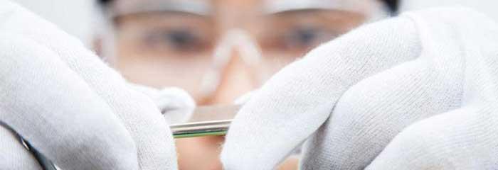 INNOVACIÓN A la vanguardia de las innovaciones en el sector de cintas adhesivas, nuestro equipo de I+D+i se encarga de realizar múltiples estudios de mercado, para introducir en nuestra extensa cartera de productos, aquellos que puedan ser una solución para las necesidades emergentes de nuestros clientes.